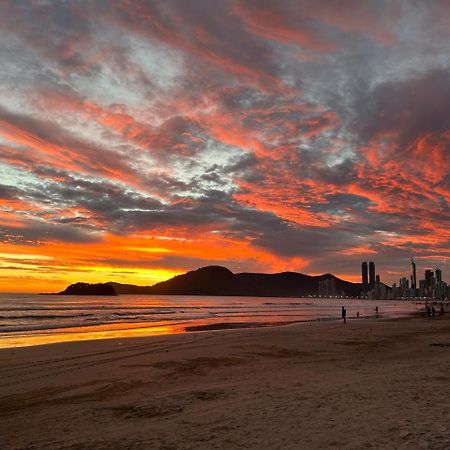 Avenida Atlantica, Beira Mar, Pe Na Areia Appartement Balneário Camboriú Buitenkant foto